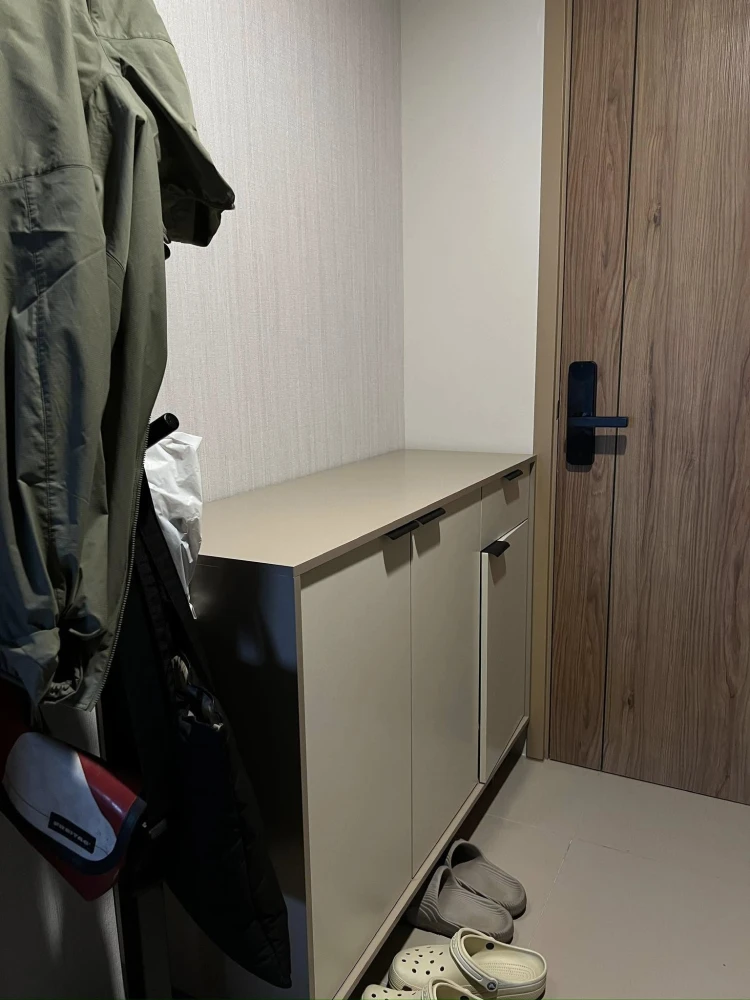 Condo for rent: The Line Vibe, 22nd floor, north side, view of Chang Building, cool air all day even in summer. Book now.