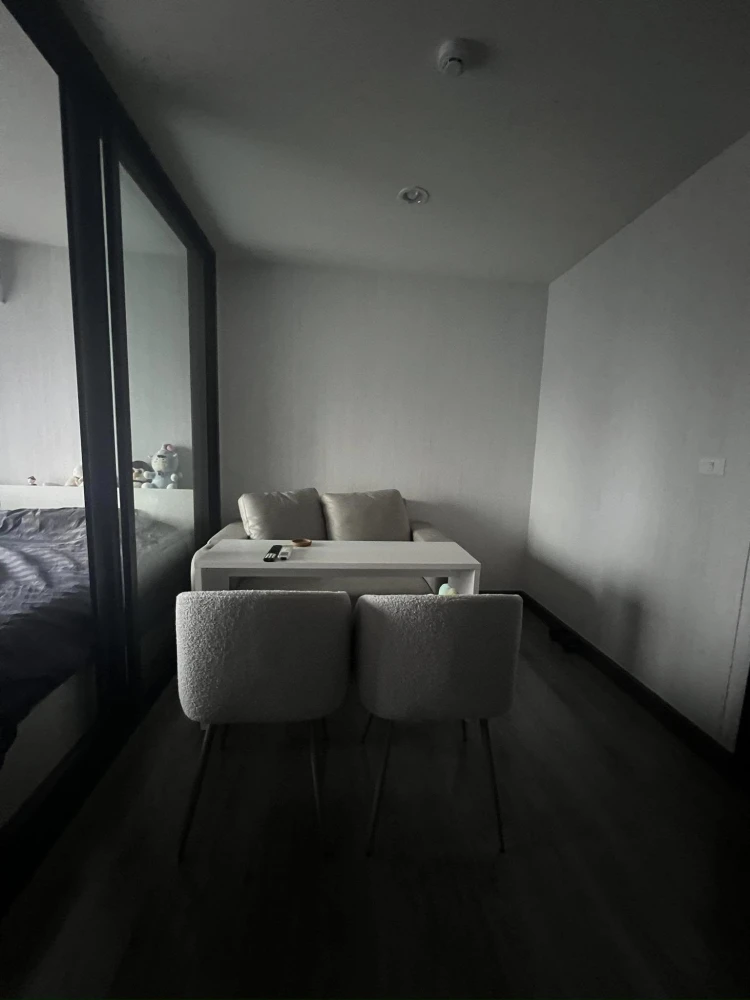 Condo for rent: The Line Vibe, 22nd floor, north side, view of Chang Building, cool air all day even in summer. Book now.