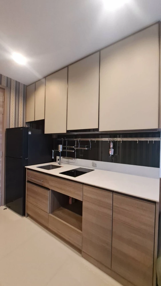 Condo for rent, the line Phahon-Pradipat, 9th floor, garden and swimming pool floor, only 17,000 baht.