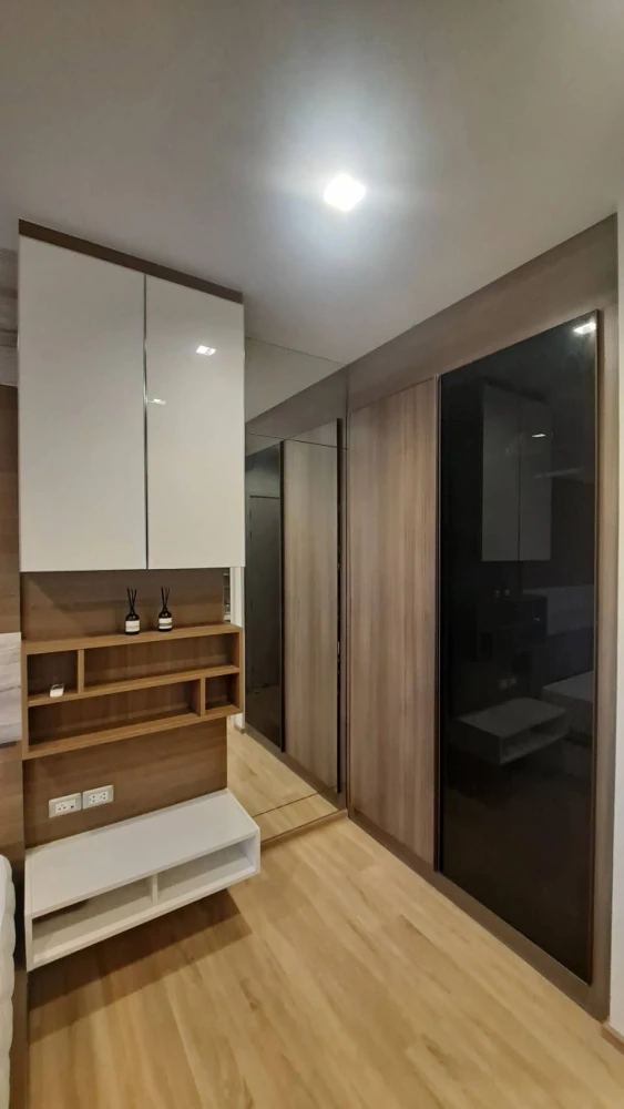 Condo for rent, the line Phahon-Pradipat, 9th floor, garden and swimming pool floor, only 17,000 baht.