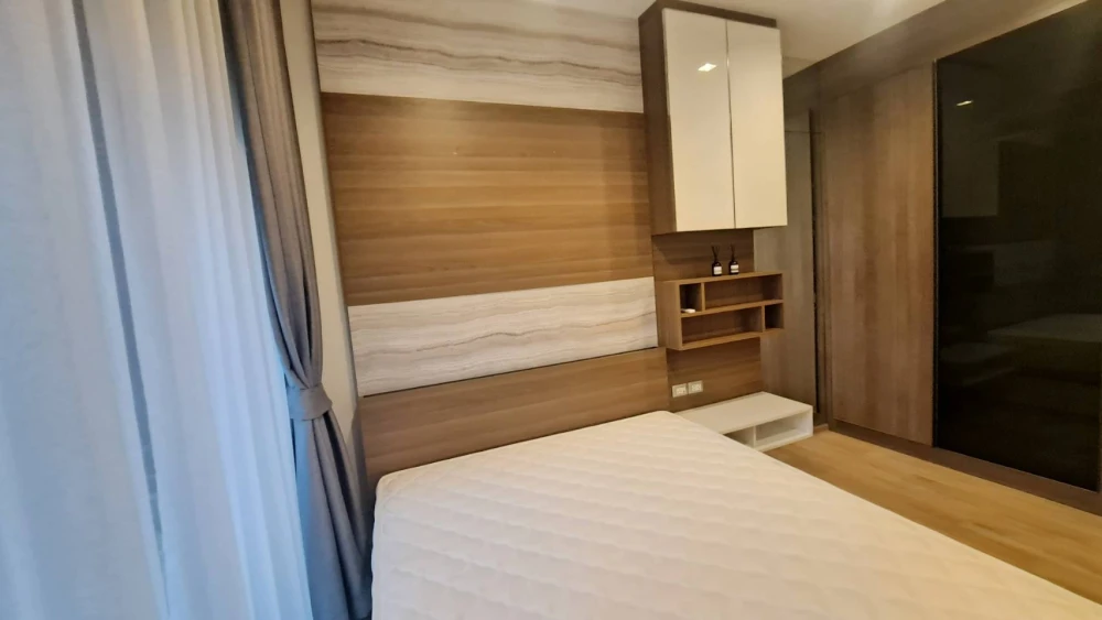 Condo for rent, the line Phahon-Pradipat, 9th floor, garden and swimming pool floor, only 17,000 baht.