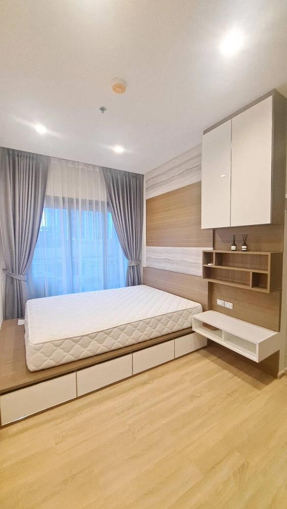 Condo for rent, the line Phahon-Pradipat, 9th floor, garden and swimming pool floor, only 17,000 baht.