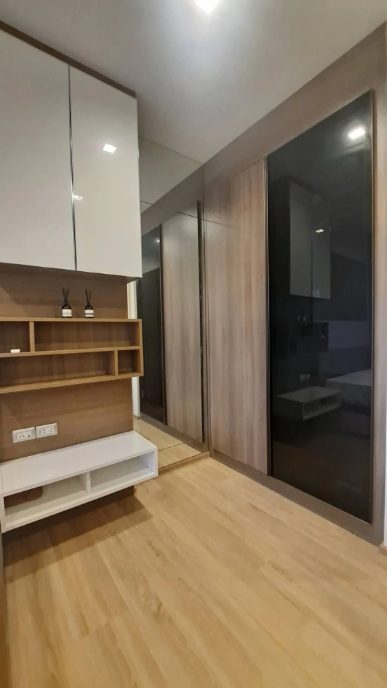 Condo for rent, the line Phahon-Pradipat, 9th floor, garden and swimming pool floor, only 17,000 baht.