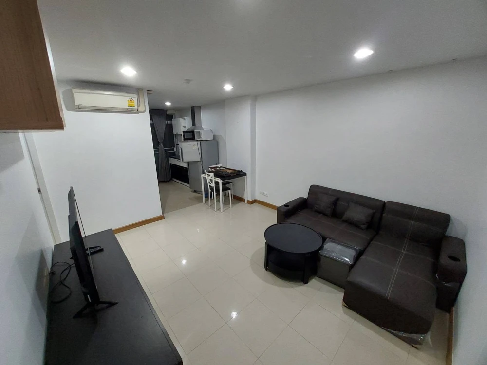 Condo for rent, The Link Sukhumvit 50. Nice room, fully furnished with appliances. Just bring your suitcase and move in!