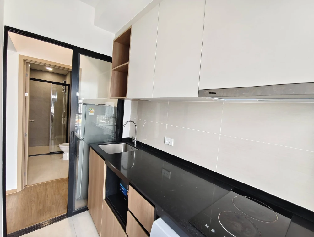 Condo for rent, The Livin Phetkasem 37. Ready to move in, fully furnished. Book now! Don't miss out!