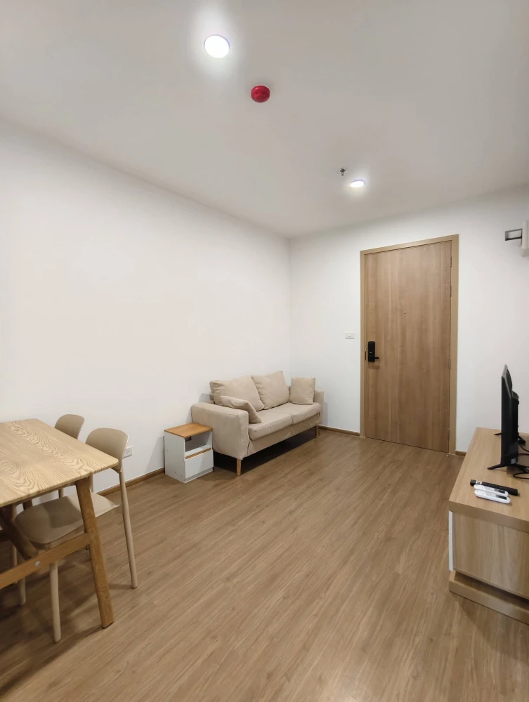 Condo for rent, The Livin Phetkasem 37. Ready to move in, fully furnished. Book now! Don't miss out!