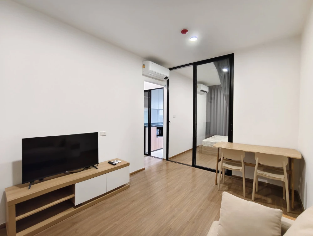 Condo for rent, The Livin Phetkasem 37. Ready to move in, fully furnished. Book now! Don't miss out!