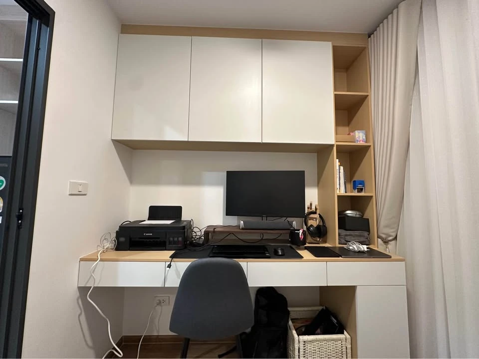 For rent: Condo The Livin Ramkhamhaeng, spacious room, glass partition, well-proportioned, built-in interior decoration, complete here in one place, b