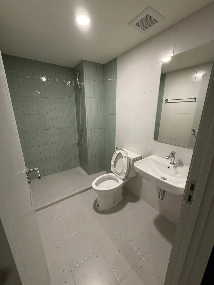For rent: The Origin Sukhumvit-Praksa condo. Ready to move in, high-quality built-in furniture, excellent value. You won't want to miss this!