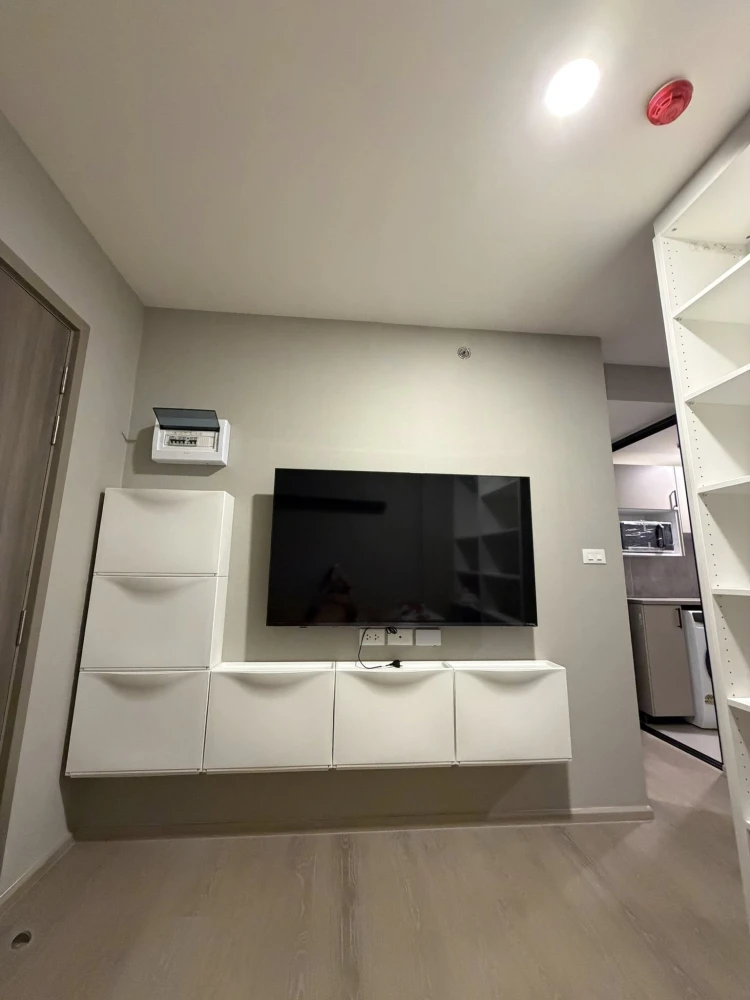 For rent: The Origin Sukhumvit-Praksa condo. Ready to move in, high-quality built-in furniture, excellent value. You won't want to miss this!