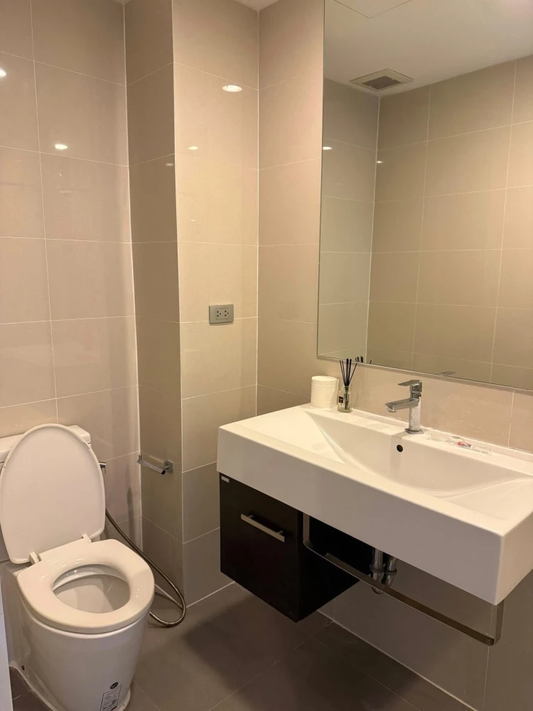 Condo for rent at The Sky Sukhumvit. Ready to move in, fully furnished. Book now, don't miss out!