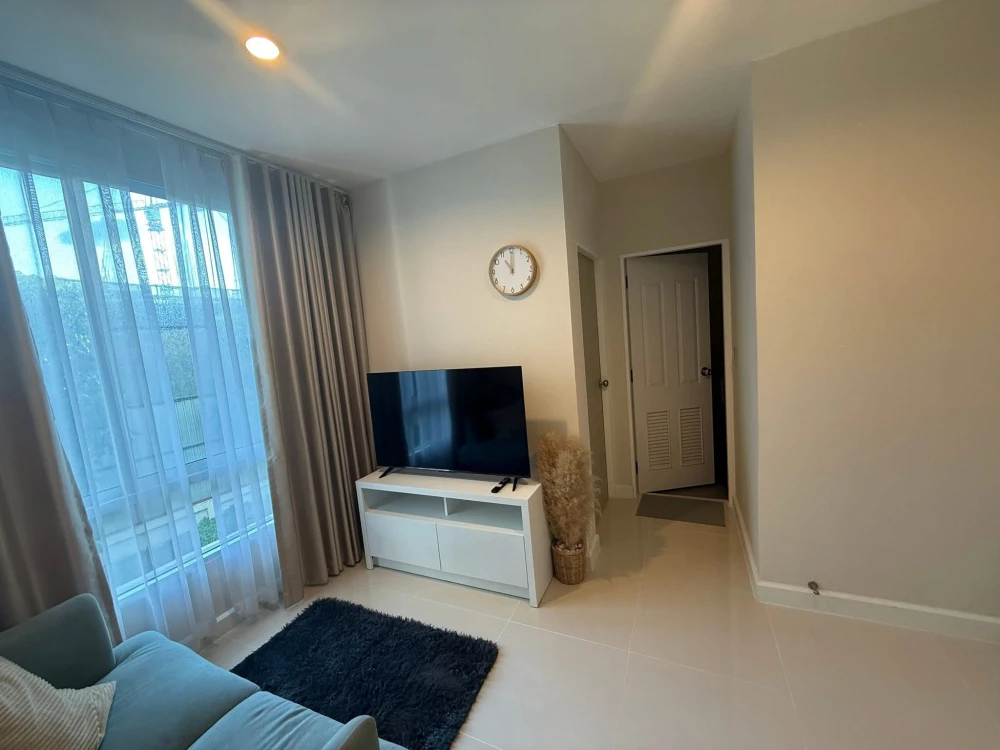 Condo for rent at The Sky Sukhumvit. Ready to move in, fully furnished. Book now, don't miss out!