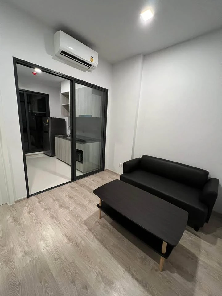 Condo for rent: The Tree Pattanakarn - Ekkamai. Nice room, fully furnished, appliances included. Just move in!