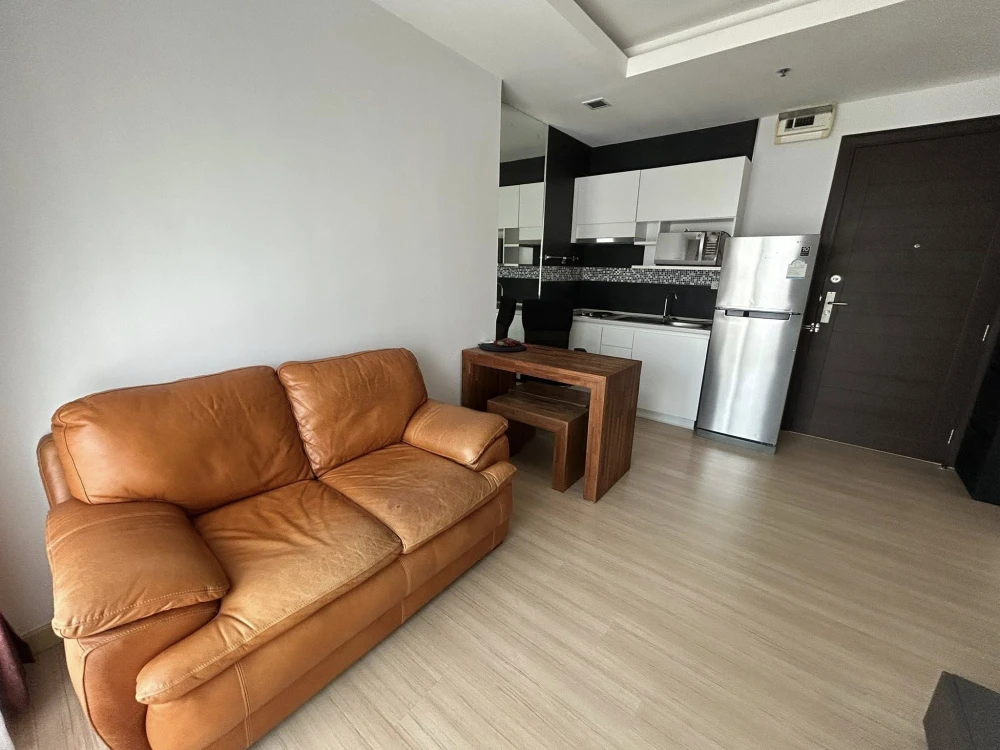 Condo for rent, Thru Thonglor, high floor, ready to move in, fully furnished, reserve now, don't miss out!