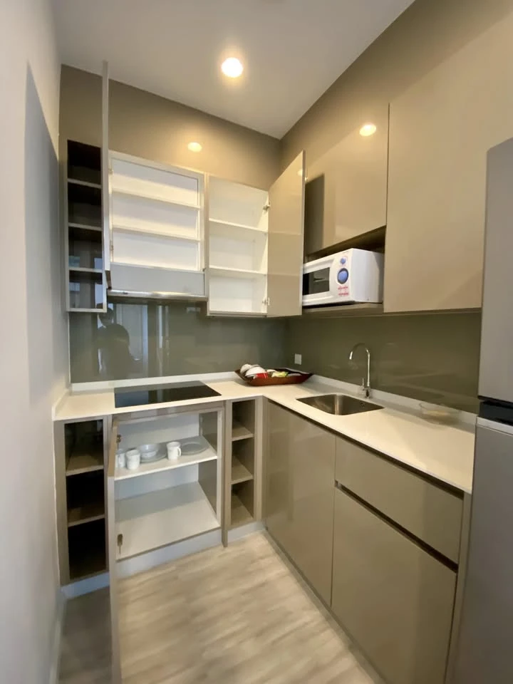 Condo for rent: Whizdom Essence, 2 bedrooms, 2 bathrooms, 20th floor, high view, comes with complete amenities. Book now.