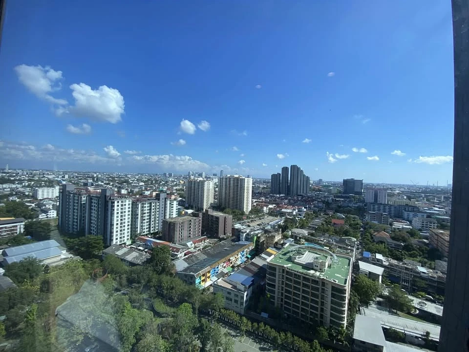 Condo for rent: Whizdom Essence, 2 bedrooms, 2 bathrooms, 20th floor, high view, comes with complete amenities. Book now.