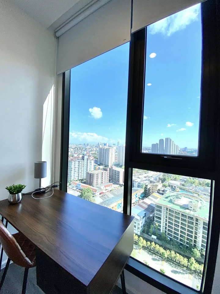 Condo for rent: Whizdom Essence, 2 bedrooms, 2 bathrooms, 20th floor, high view, comes with complete amenities. Book now.