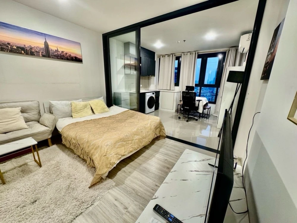 Condo for rent, XT Huaikhwang, ready to move in, 23rd floor, high view, convenient and complete here, just drag your bags and move in.