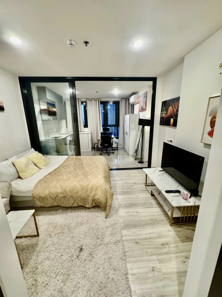 Condo for rent, XT Huaikhwang, ready to move in, 23rd floor, high view, convenient and complete here, just drag your bags and move in.