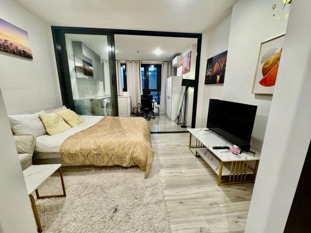 Condo for rent, XT Huaikhwang, ready to move in, 23rd floor, high view, convenient and complete here, just drag your bags and move in.