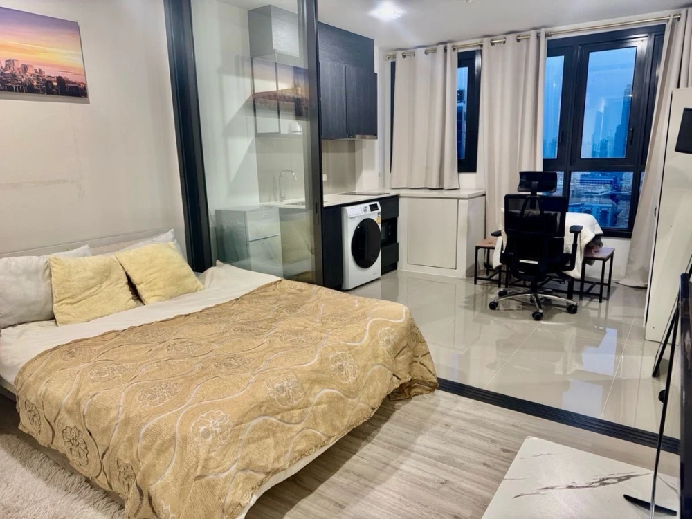 Condo for rent, XT Huaikhwang, ready to move in, 23rd floor, high view, convenient and complete here, just drag your bags and move in.