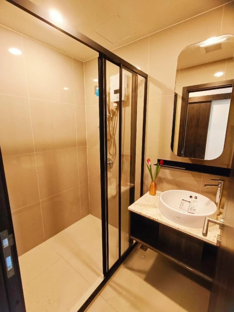 Condo for rent, XT Huaikhwang, ready to move in, 23rd floor, high view, convenient and complete here, just drag your bags and move in.