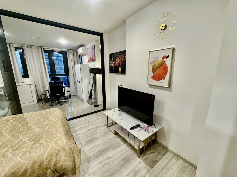 Condo for rent, XT Huaikhwang, ready to move in, 23rd floor, high view, convenient and complete here, just drag your bags and move in.