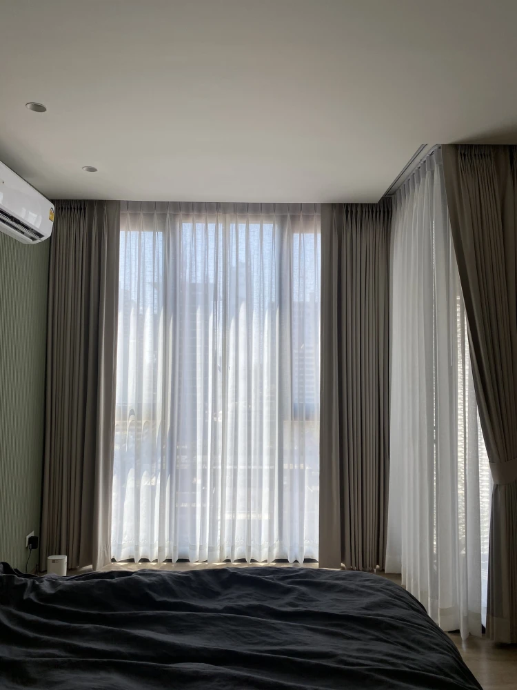 Condo for rent, XT Phayathai. Spacious, partitioned rooms with ample living space. Convenient and fully furnished. Book now!