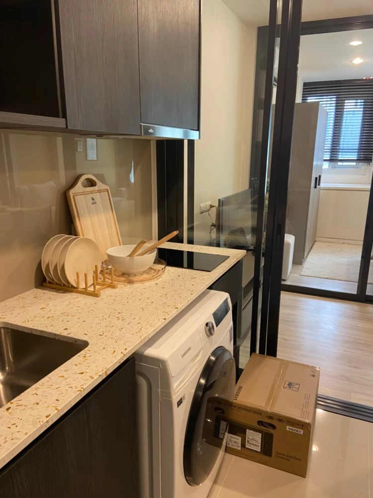 Condo for rent, XT Huai Khwang, floor, beautiful decorated room, very nice, complete facilities. Not booking is a big mistake.