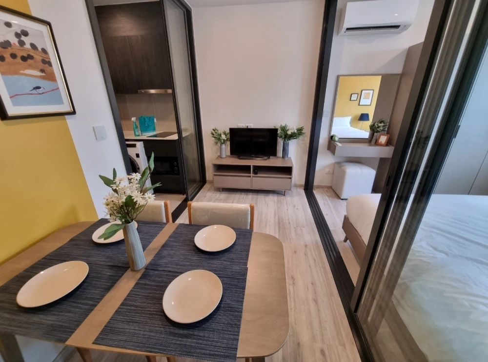 Condo for rent, XT Huai Khwang, floor, beautiful decorated room, very nice, complete facilities. Not booking is a big mistake.