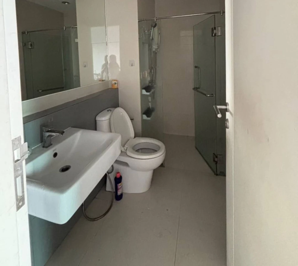 Condo for rent ZELLE RATTANATHIBET Nonthaburi, spacious room, ready to move in, furnished, just come with yourself and you can move in!!!