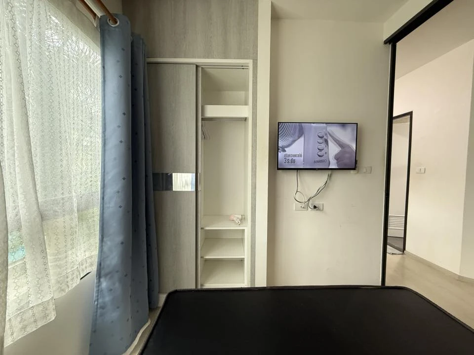 Condo for rent, Greene Don Mueang-Songprapa Phase 1, 3rd floor, swimming pool view, just bring your own luggage and move in.