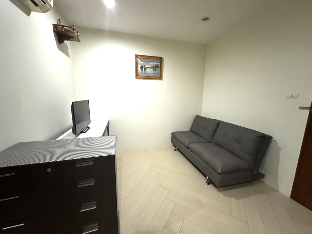 Condo for rent, Klang Krung Resort Ratchada 7, resort-style condo, quiet, separated into extreme proportions, hurry up and book now.