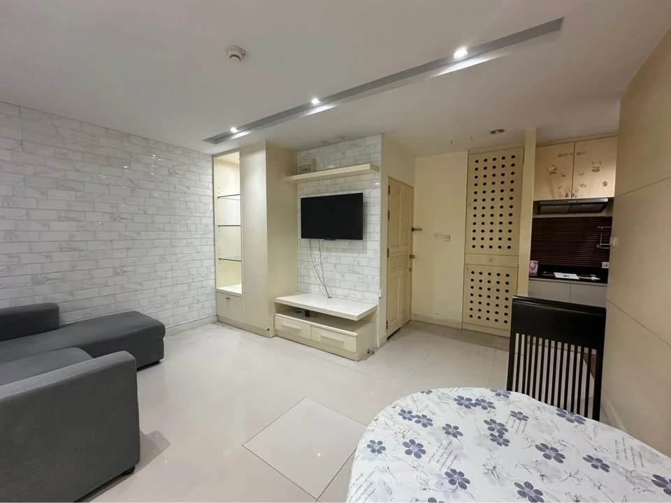 Condo for rent in Klangkrung Resort, Ratchada 7, ready to move in, fully furnished, spacious and comfortable room. Hurry and reserve now!!!