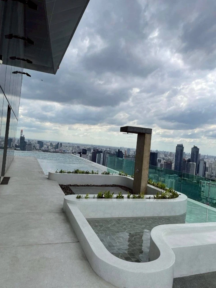For rent!! Condo Cloud Thonglor-Phetchaburi, a condo in the heart of Bangkok, convenient transportation, ready to move in, don't miss it!!