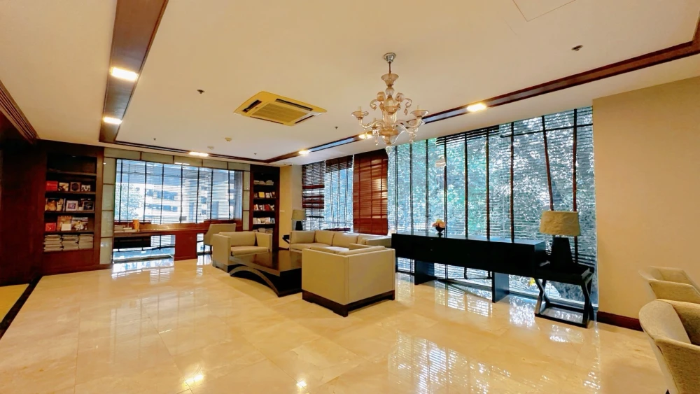 For rent!! Condo Condo The Address Chidlom, 19th floor, Building B, room decorated in a simple, luxurious style, good price, ready to move in, hurry a
