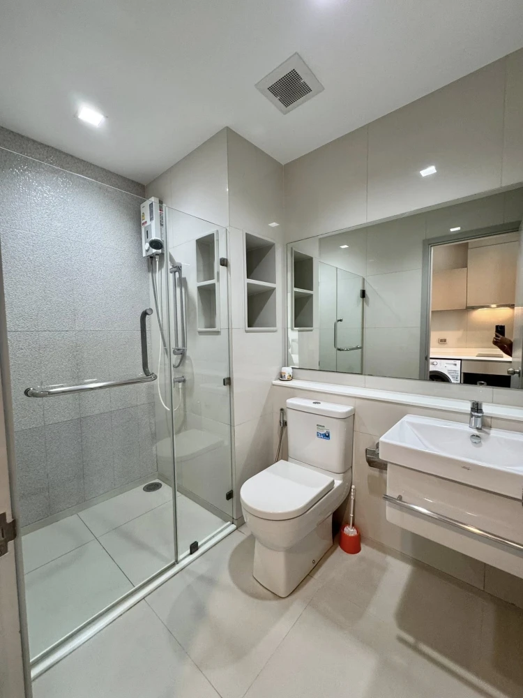 For rent!! Condo Life Sukhumvit 62, 20th floor, beautiful room, fully furnished, good price, ready to move in, hurry and reserve now!!