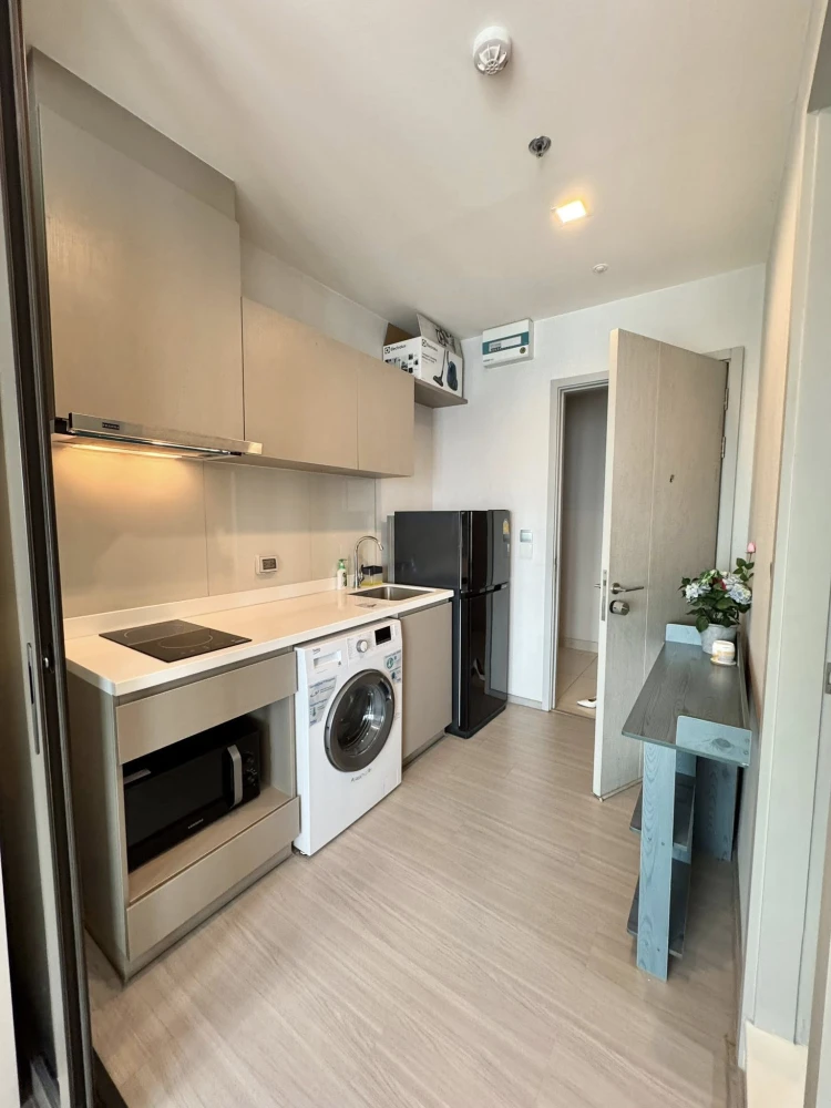 For rent!! Condo Life Sukhumvit 62, 20th floor, beautiful room, fully furnished, good price, ready to move in, hurry and reserve now!!