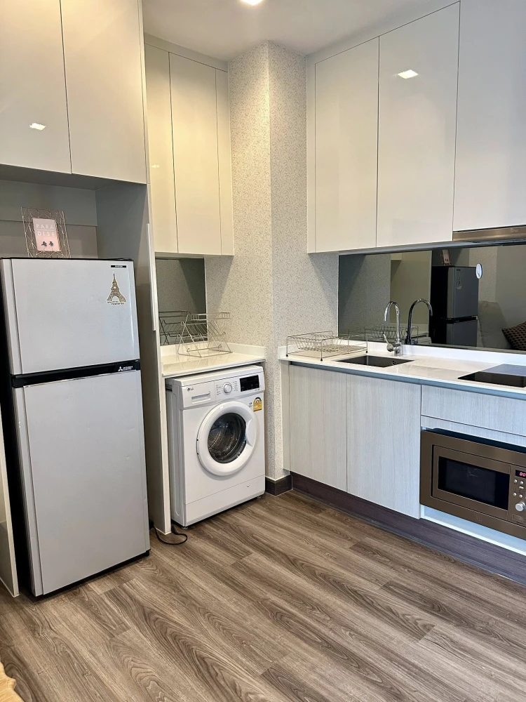 For rent!! Condo Q Asoke, 22nd floor, fully furnished, move in immediately. Book now, don't miss out!!