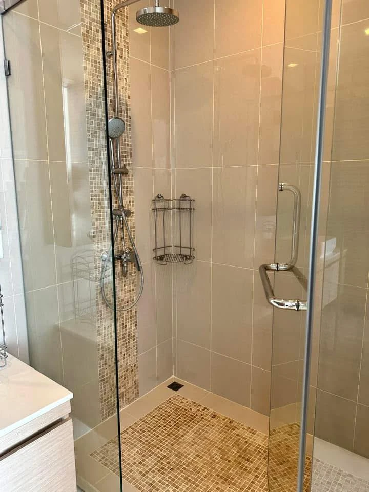 For rent!! Condo Q Asoke, 22nd floor, fully furnished, move in immediately. Book now, don't miss out!!
