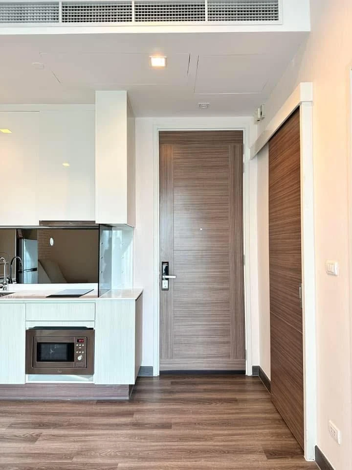 For rent!! Condo Q Asoke, 22nd floor, fully furnished, move in immediately. Book now, don't miss out!!