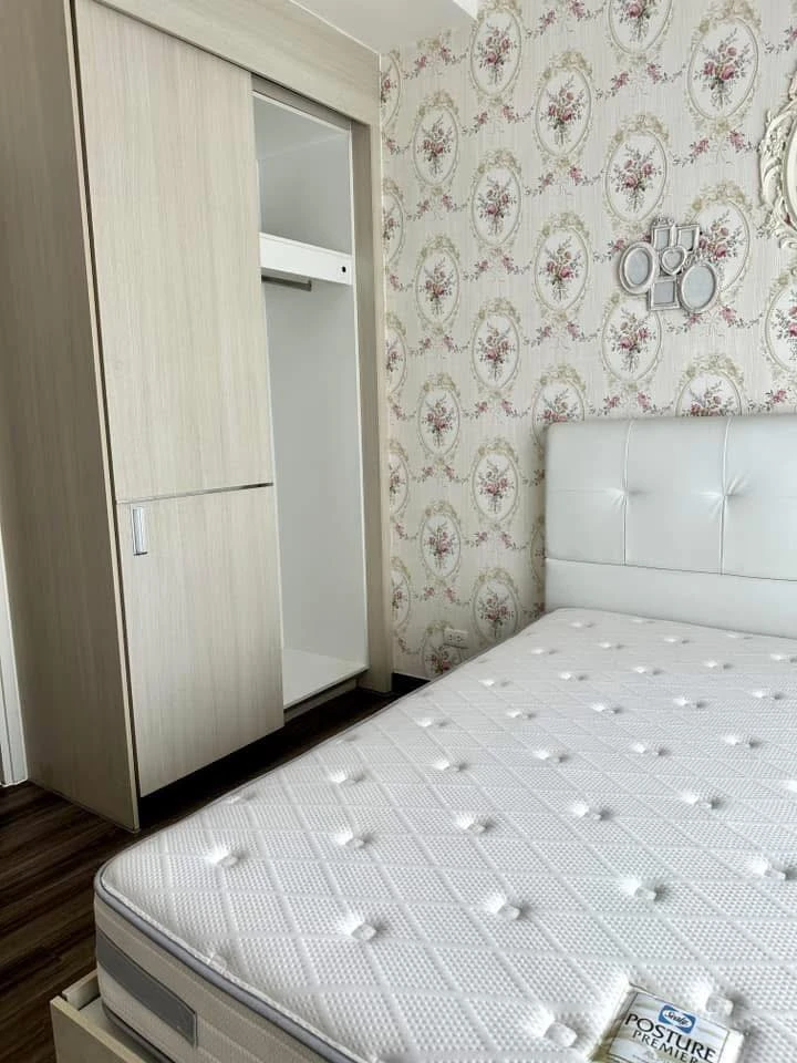 For rent!! Condo Q Asoke, 22nd floor, fully furnished, move in immediately. Book now, don't miss out!!