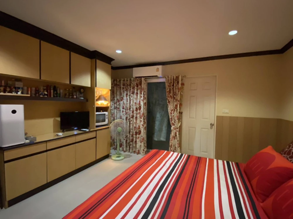For rent!! Condo Ngamwadi Place, beautiful room, good location, convenient transportation, don't miss it!!