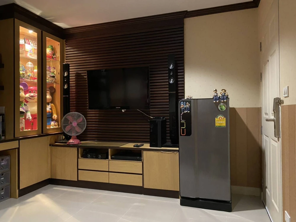 For rent!! Condo Ngamwadi Place, beautiful room, good location, convenient transportation, don't miss it!!