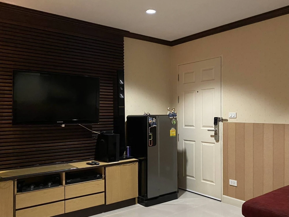 For rent!! Condo Ngamwadi Place, beautiful room, good location, convenient transportation, don't miss it!!