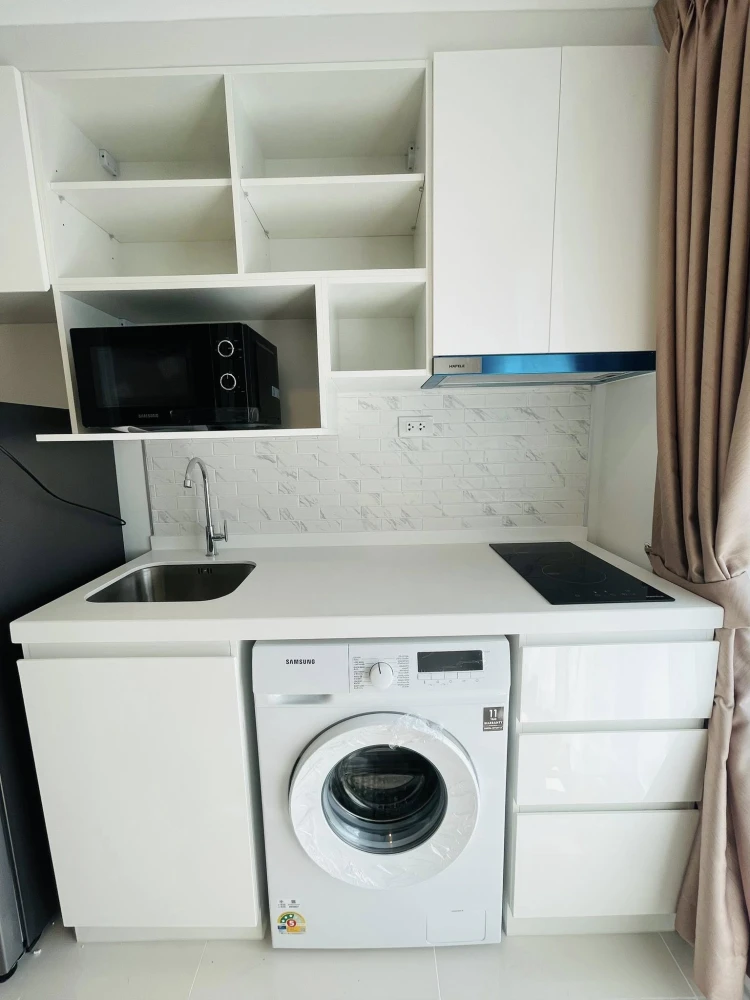 Condo for rent: Chateau In Town Ratchayothin. Large, comfortable room with usable space. Don't miss it!
