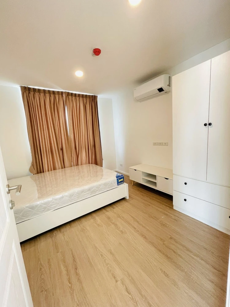 Condo for rent: Chateau In Town Ratchayothin. Large, comfortable room with usable space. Don't miss it!