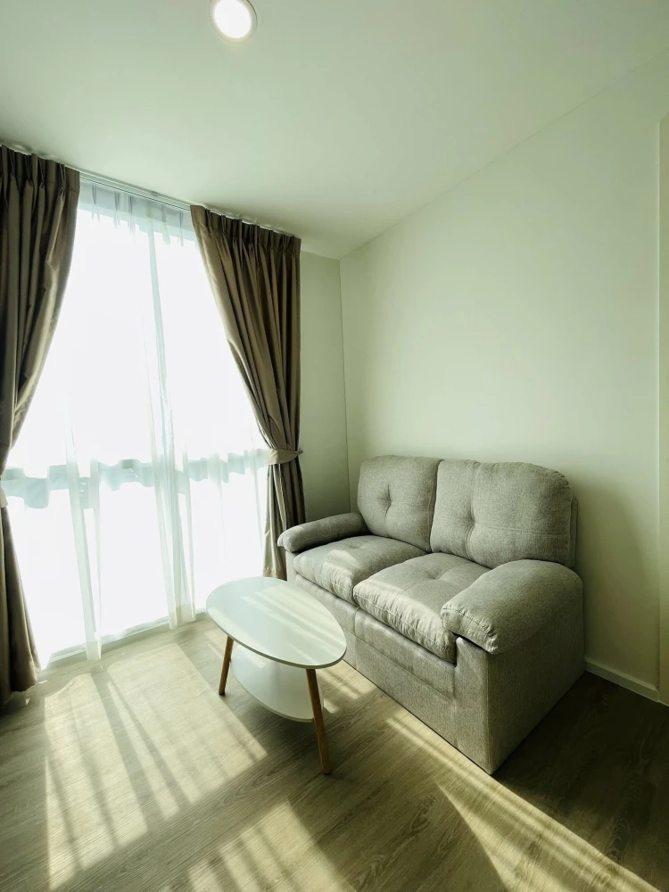 Condo for rent: Chateau In Town Ratchayothin. Large, comfortable room with usable space. Don't miss it!