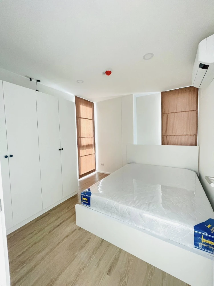 Condo for rent: Chateau In Town Ratchayothin. Large, comfortable room with usable space. Don't miss it!
