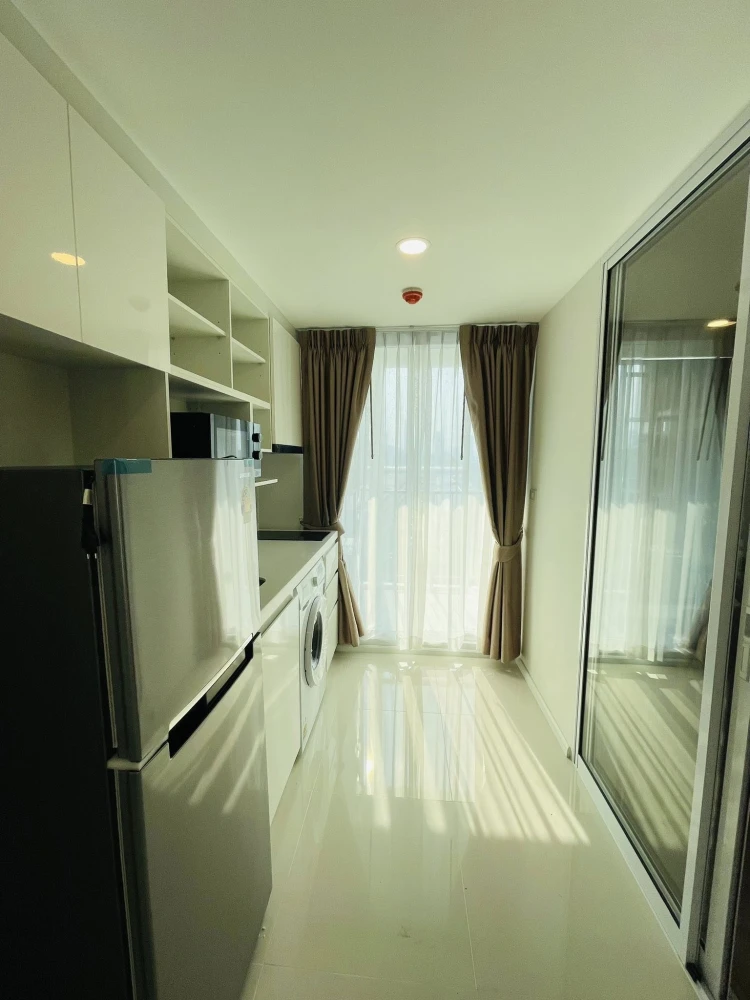 Condo for rent: Chateau In Town Ratchayothin. Large, comfortable room with usable space. Don't miss it!